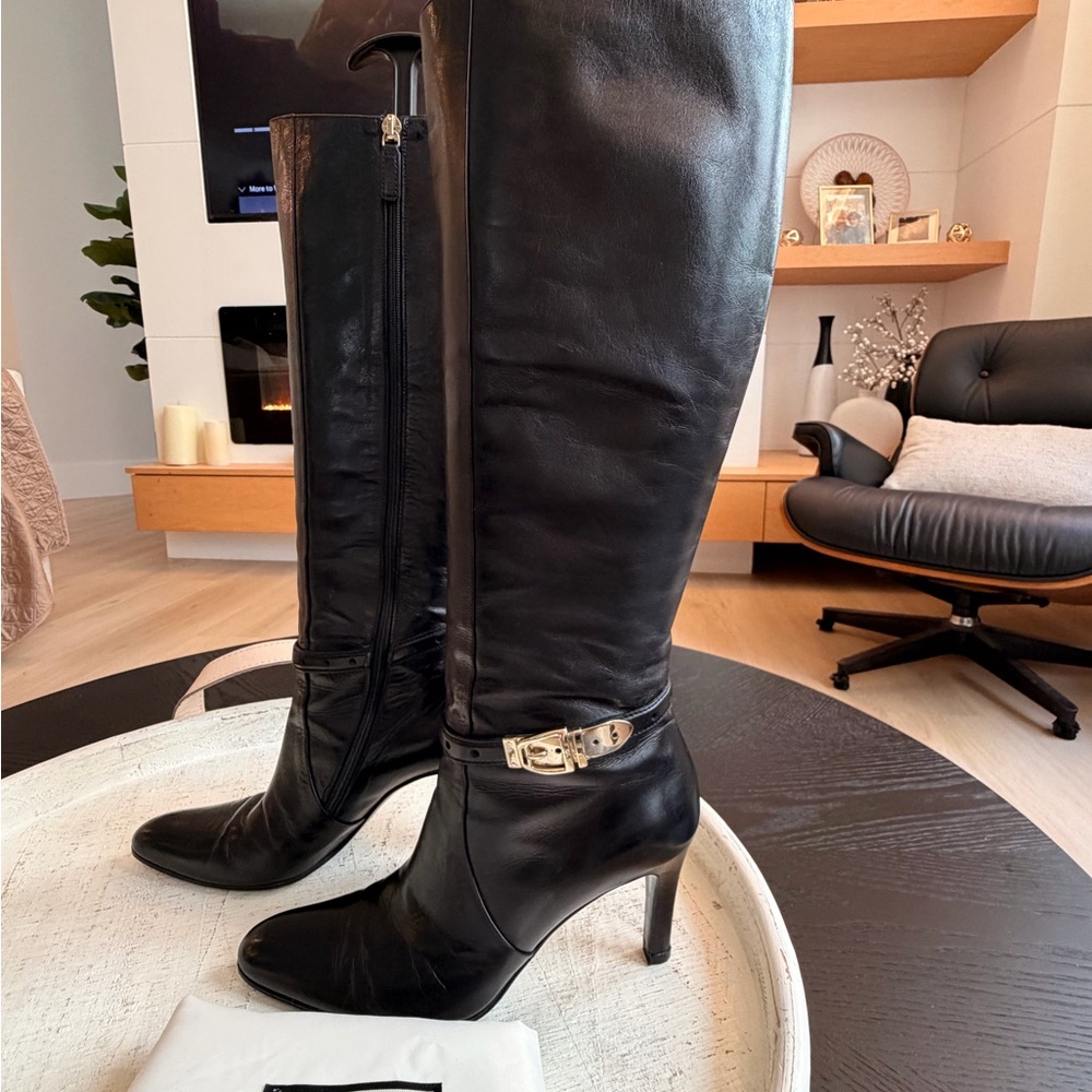 Gucci Black Leather Knee-High Boots with Gold Buckle – Size 7.5B